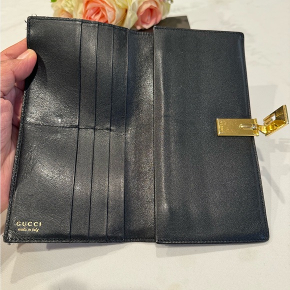 Authentic Gucci bifold wallet - Picture 8 of 14